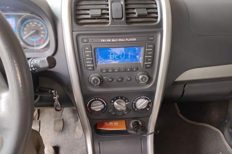 Used Suzuki Wagon R X5 2015 1.4L Flagship Model China V Standard Audio And AC Panel