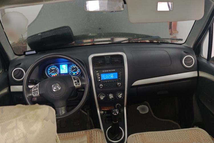 Used Suzuki Wagon R X5 2015 1.4L Cruise Model China IV Center Console
