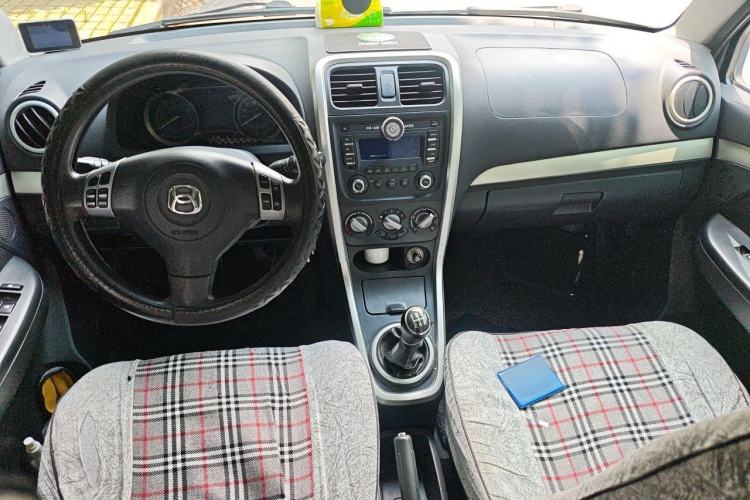 Used Suzuki Wagon R X5 2015 1.4L Cruise Model China IV Center Console
