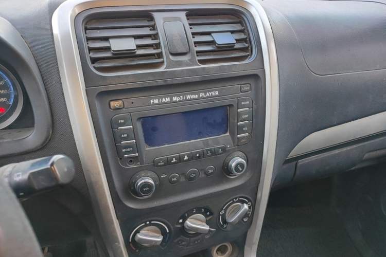 Used Suzuki Wagon R X5 2015 1.4L Flagship Model China V Standard Audio And AC Panel