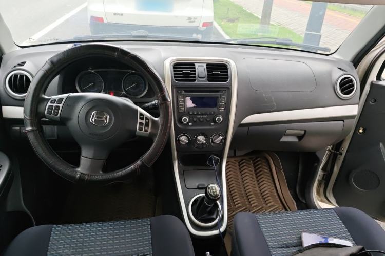 Used Suzuki Wagon R X5 2015 1.4L Cruise Model China IV Center Console