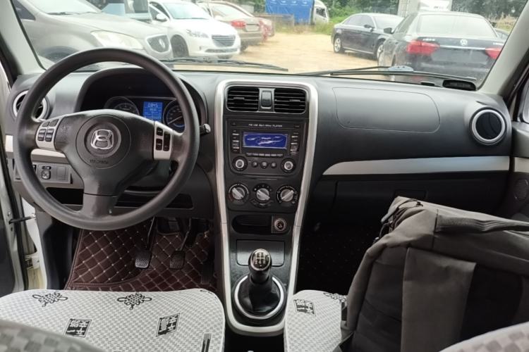 Used Suzuki Wagon R X5 2015 1.4L Cruise Model China IV Center Console