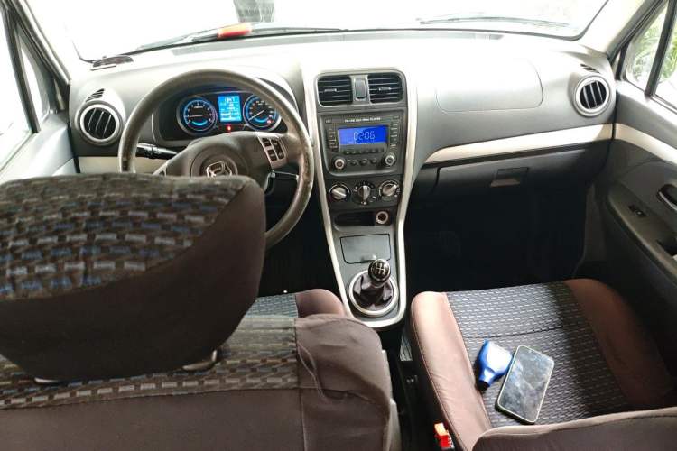Used Suzuki Wagon R X5 2015 1.4L Flagship Model China V Standard Center Console