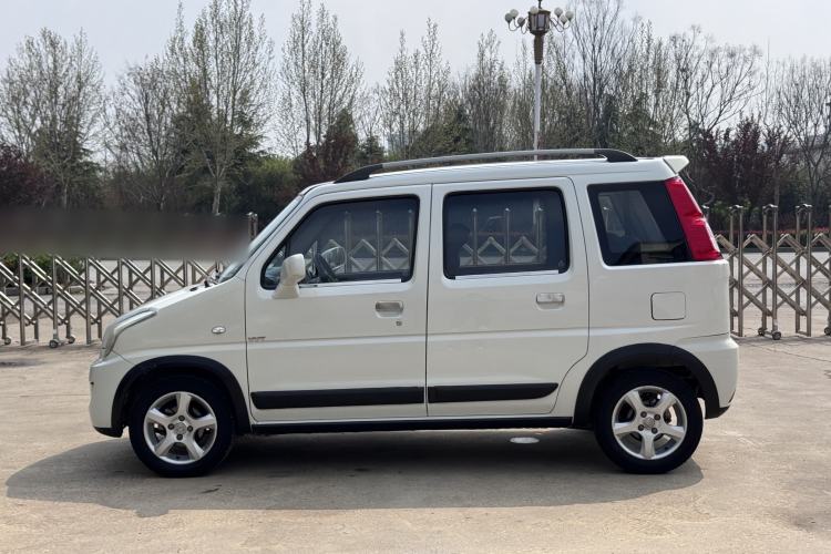 Used Suzuki Wagon R X5 2015 1.4L Flagship Model China V Standard Exterior 3