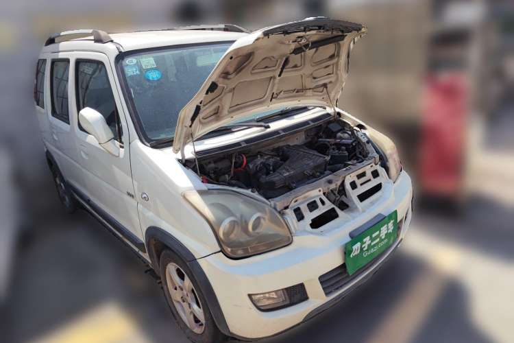 Used Suzuki Wagon R X5 2015 1.4L Luxury Model Front Right 45 Deg
