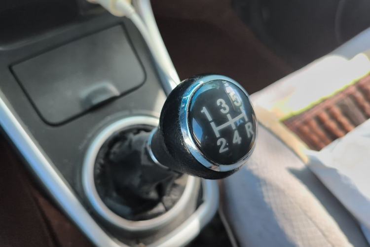Used Suzuki Wagon R X5 2015 1.4L Cruise Model China IV Gear Lever