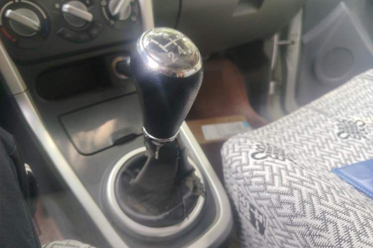 Used Suzuki Wagon R X5 2015 1.4L Flagship Model China V Standard Gear Lever