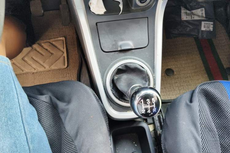 Used Suzuki Wagon R X5 2015 1.4L Cruise Model China IV Gear Lever