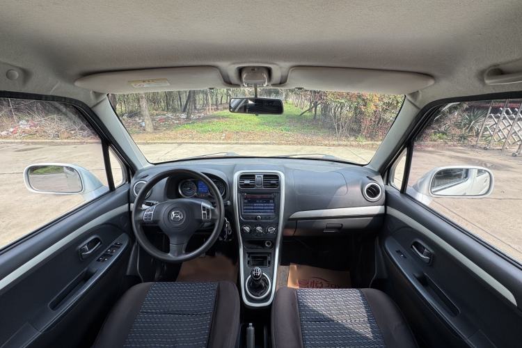 Used Suzuki Wagon R X5 2015 1.4L Flagship Model China V Standard Interior 1