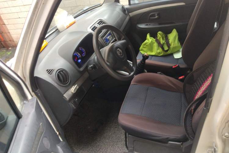 Used Suzuki Wagon R X5 2015 1.0L Elite Model Left Front Seat