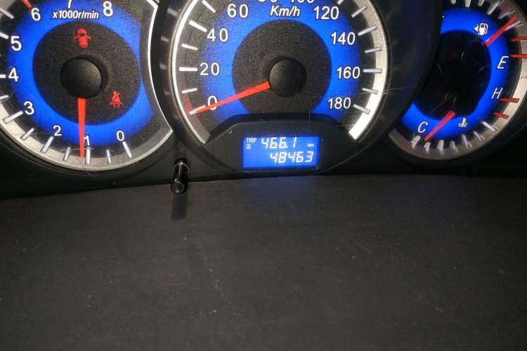 Used Suzuki Wagon R X5 2015 1.0L Elite Model Odometer Close Up