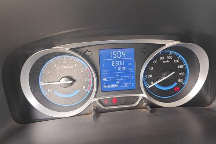 Used Suzuki Wagon R X5 2015 1.4L Flagship Model China V Standard Odometer Close Up