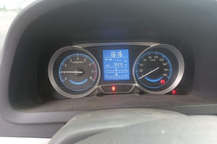 Used Suzuki Wagon R X5 2015 1.4L Cruise Model China IV Odometer Close Up