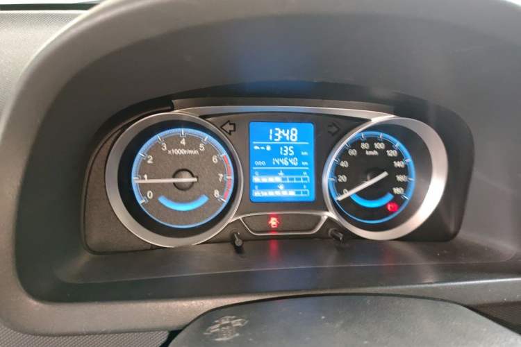 Used Suzuki Wagon R X5 2015 1.4L Flagship Model China V Standard Odometer Close Up