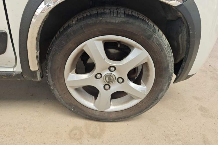 Used Suzuki Wagon R X5 2015 1.4L Cruise Model China IV Right Front Wheel Hub