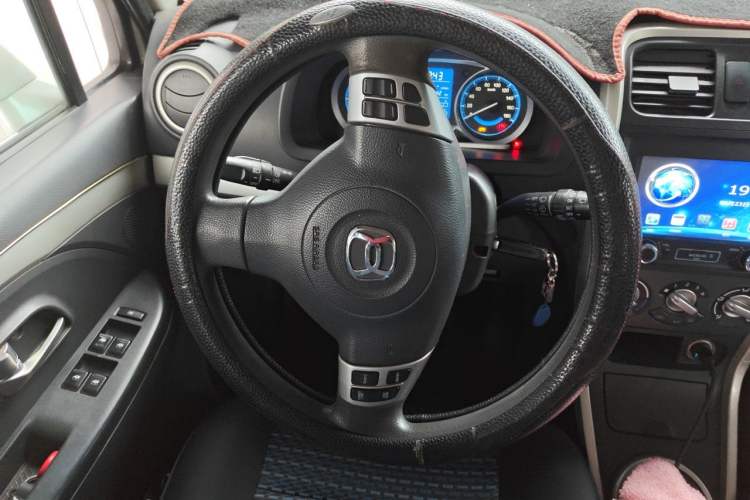 Used Suzuki Wagon R X5 2015 1.4L Cruise Model China IV Steering Wheel