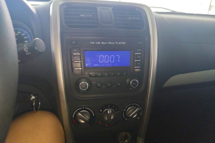 Used Suzuki Wagon R X5 2016 1.4L Entry Model China V Standard Audio And AC Panel