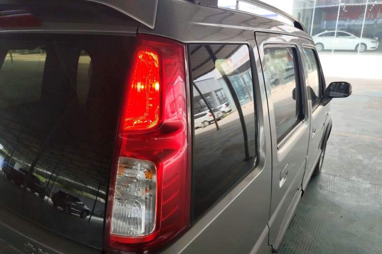 Used Suzuki Wagon R X5 2016 1.4L Entry Model China V Standard Right Rear Taillight