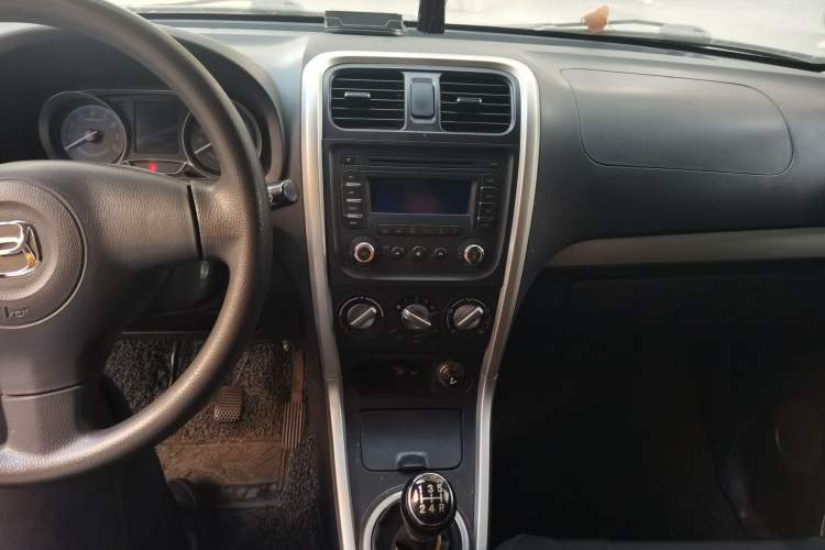 Used Suzuki Wagon R X5 2016 1.4L Entry Model China V Standard Audio And AC Panel