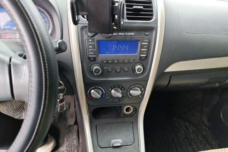 Used Suzuki Wagon R X5 2016 1.4L Entry Model China V Standard Audio And AC Panel