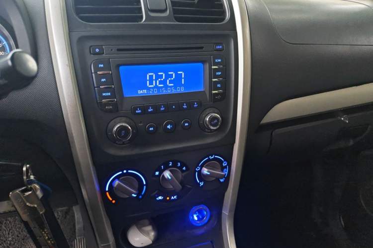 Used Suzuki Wagon R X5 2016 1.4L Entry Model China V Standard Audio And AC Panel