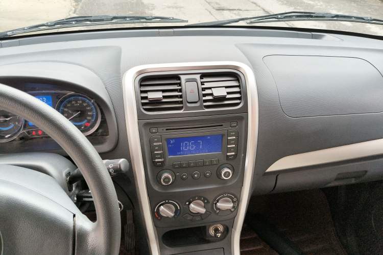 Used Suzuki Wagon R X5 2016 1.4L Entry Model China V Standard Audio And AC Panel