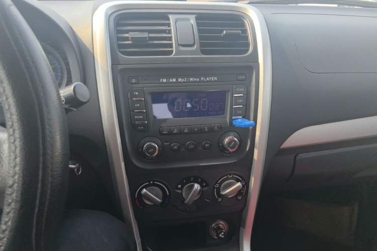 Used Suzuki Wagon R X5 2016 1.4L Entry Model China V Standard Audio And AC Panel