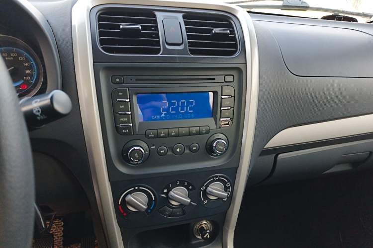 Used Suzuki Wagon R X5 2016 1.4L Entry Model China V Standard Audio And AC Panel