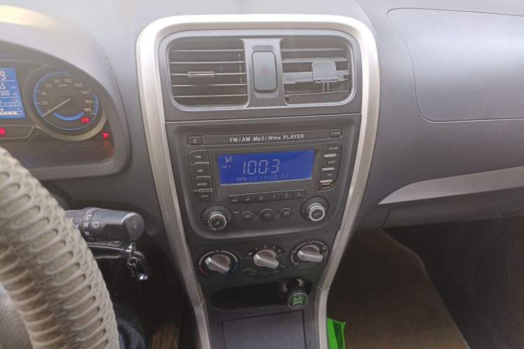 Used Suzuki Wagon R X5 2016 1.4L Entry Model China V Standard Audio And AC Panel
