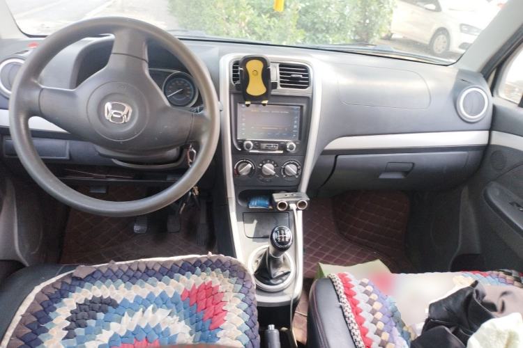 Used Suzuki Wagon R X5 2016 1.4L Entry Model China V Standard Center Console