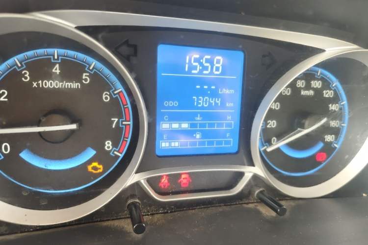 Used Suzuki Wagon R X5 2016 1.4L Entry Model China V Standard Odometer Close Up
