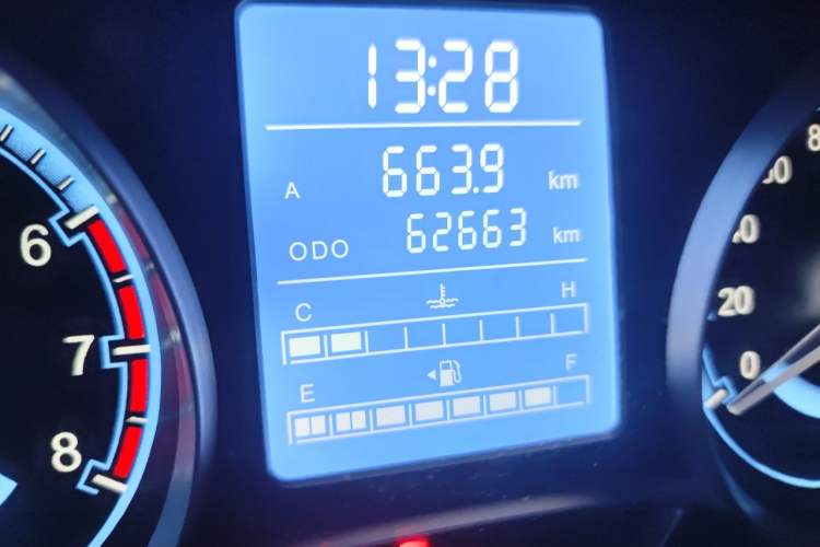 Used Suzuki Wagon R X5 2016 1.4L Entry Model China V Standard Odometer Close Up