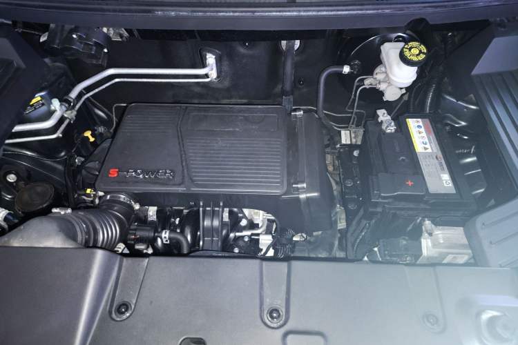 Used SWM Dahu 2022 1.5L Manual Elite Version 7 Seats Engine Bay