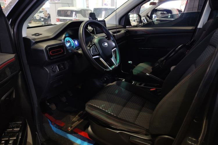 Used SWM Dahu 2022 1.5L Manual Elite Version 7 Seats Left Front Seat