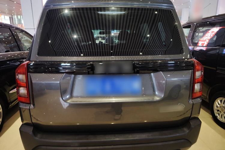 Used SWM Dahu 2022 1.5L Manual Elite Version 7 Seats Rear