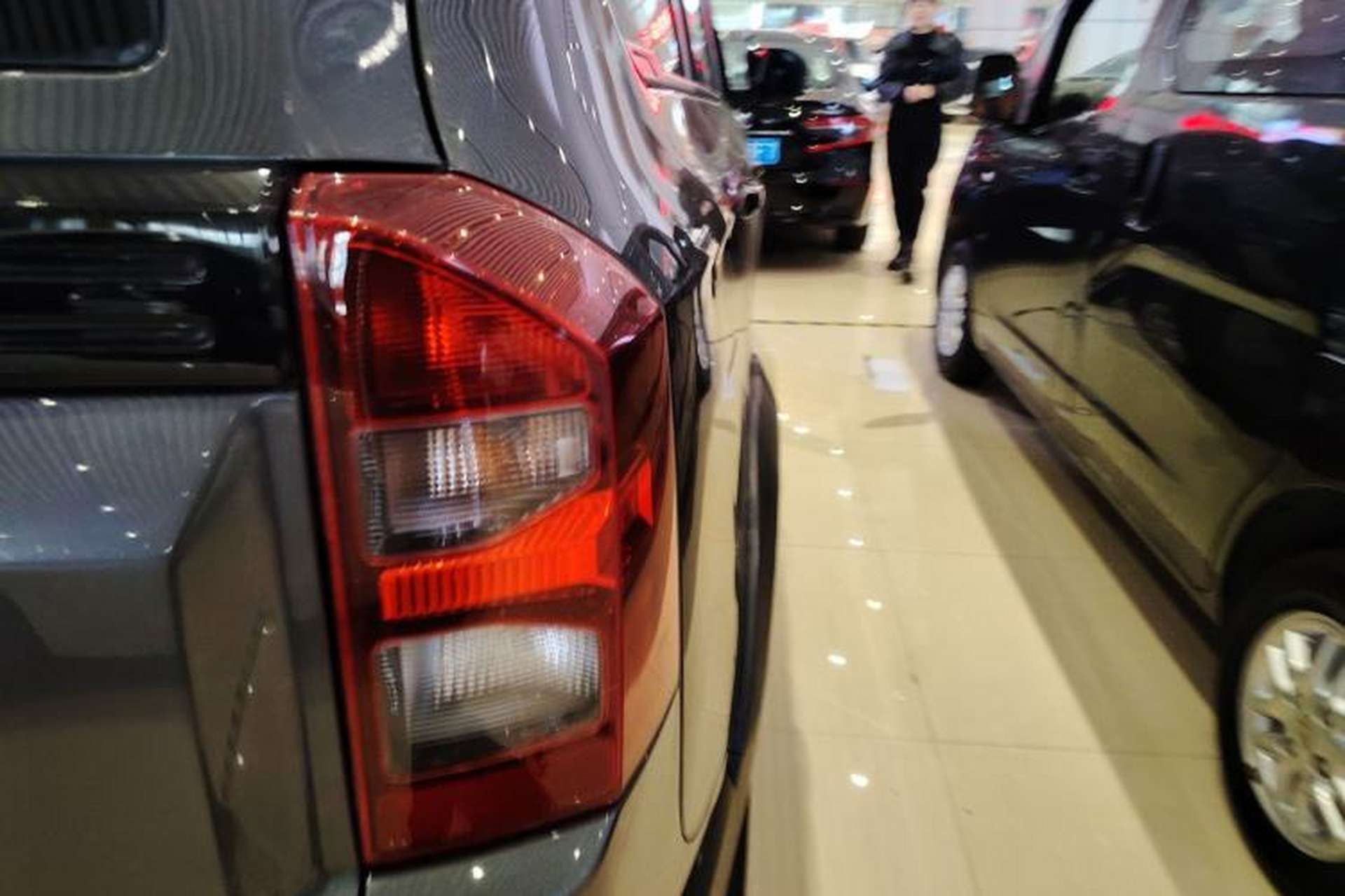 Used SWM Dahu 2022 1.5L Manual Elite Version 7 Seats Right Rear Taillight