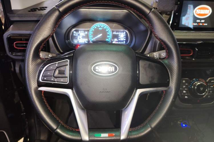 Used SWM Dahu 2022 1.5L Manual Elite Version 7 Seats Steering Wheel