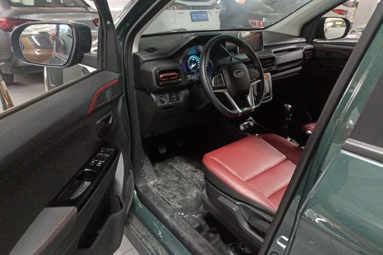 Used SWM Dahu 2022 1.5L Manual Luxury Version 7 Seats Driver Seat