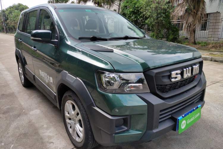 Used SWM Dahu 2022 1.5L Manual Elite Version 7 Seats Front Right 45 Deg