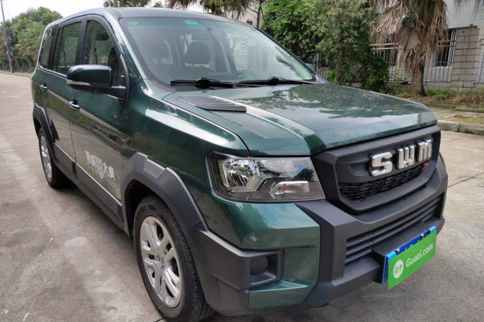Used SWM Dahu 2022 1.5L Manual Elite Version 7 Seats Front Right 45 Deg