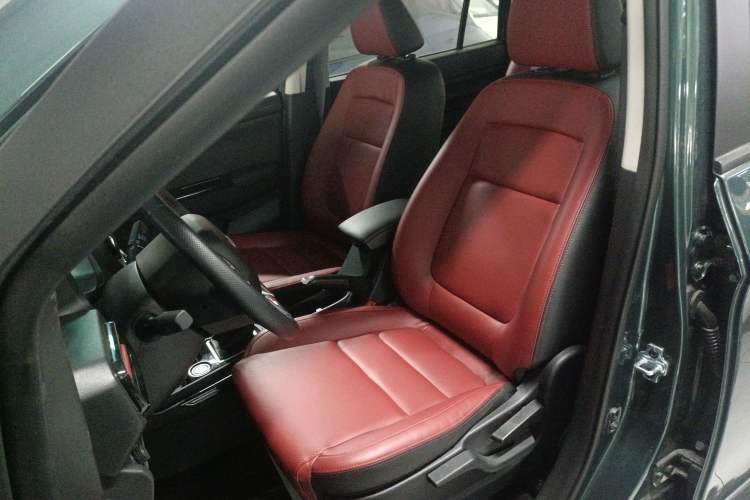 Used SWM Dahu 2022 1.5L Manual Luxury Version 7 Seats Left Front Seat