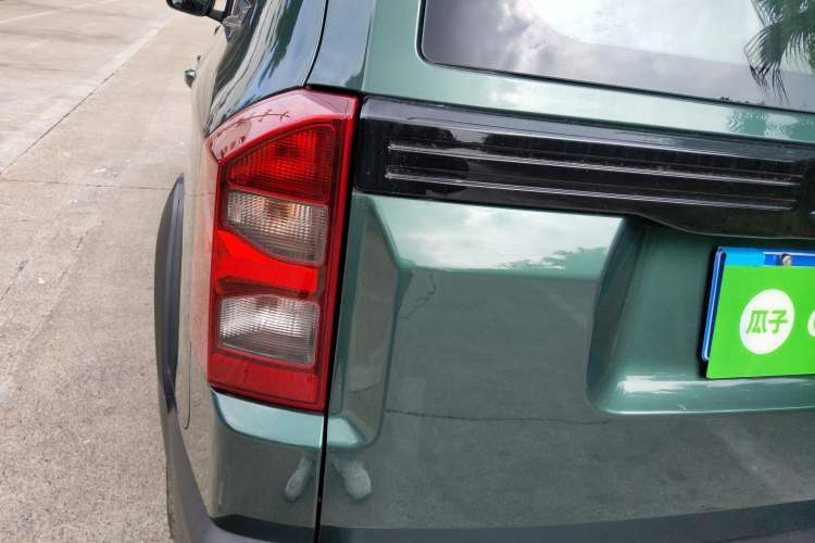 Used SWM Dahu 2022 1.5L Manual Elite Version 7 Seats Left Rear Taillight