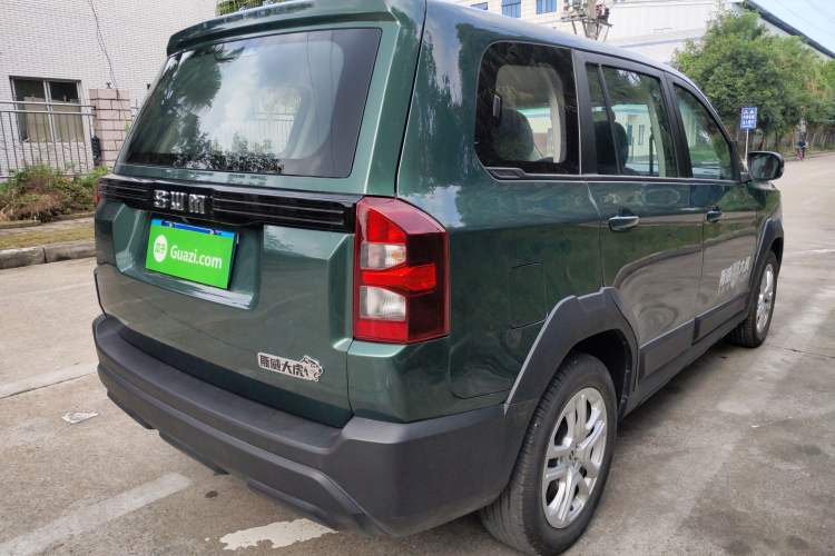 Used SWM Dahu 2022 1.5L Manual Elite Version 7 Seats Rear Right 45 Deg