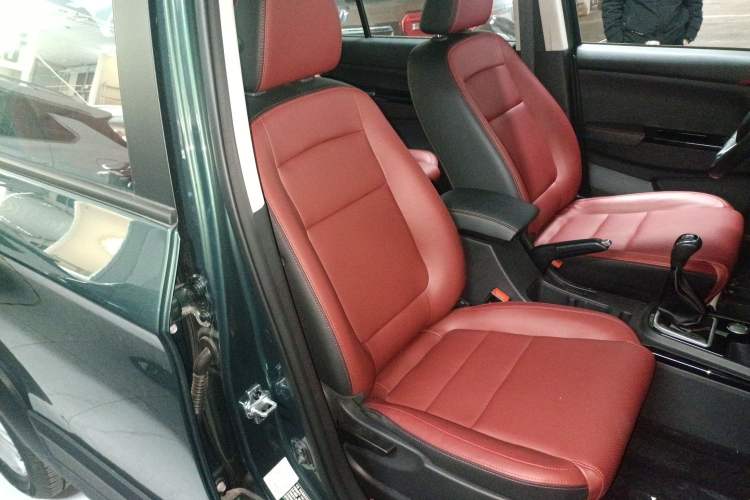 Used SWM Dahu 2022 1.5L Manual Luxury Version 7 Seats Right Front Seat