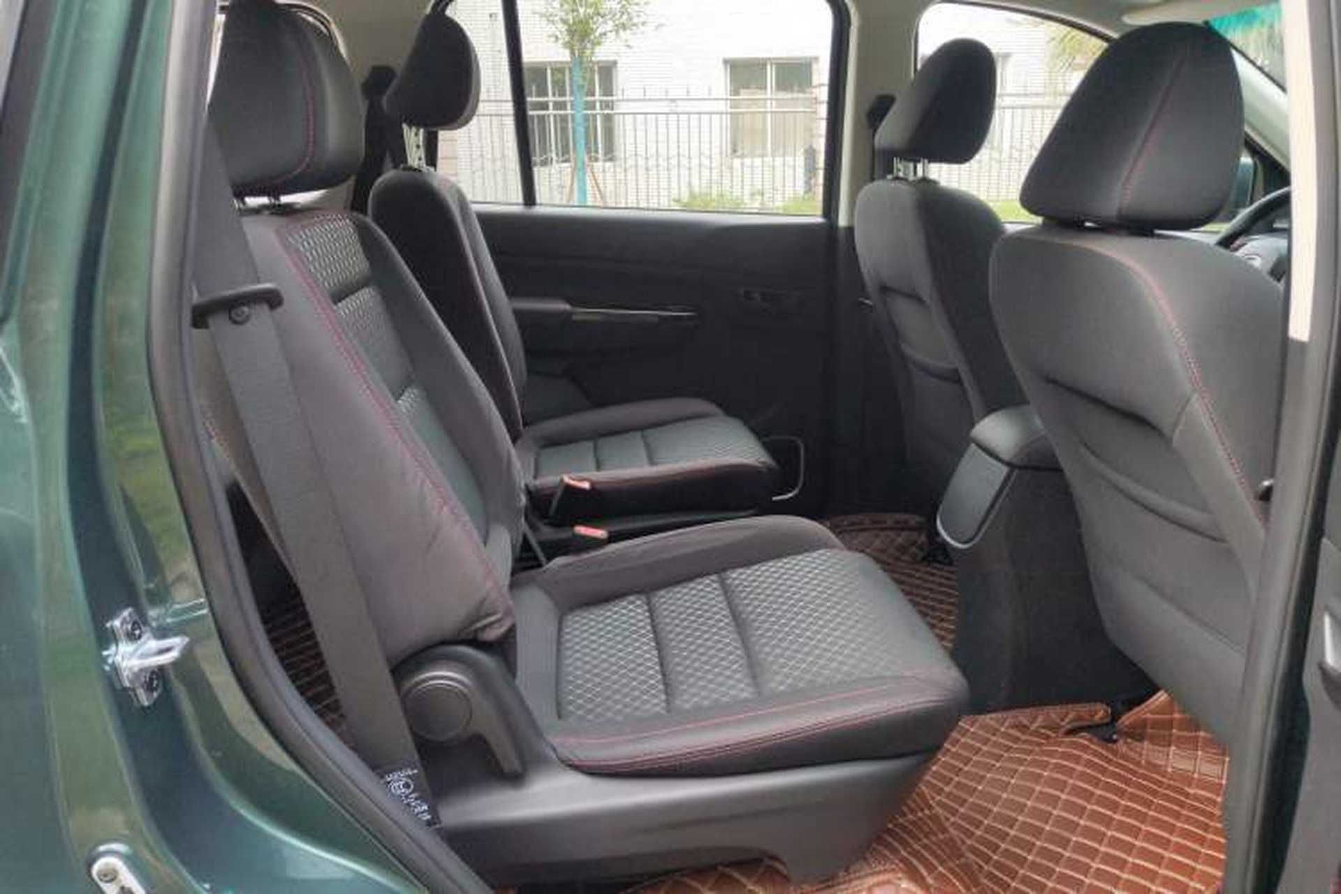 Used SWM Dahu 2022 1.5L Manual Elite Version 7 Seats Right Rear Seat