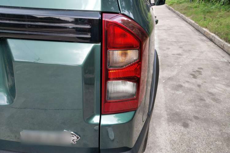 Used SWM Dahu 2022 1.5L Manual Elite Version 7 Seats Right Rear Taillight