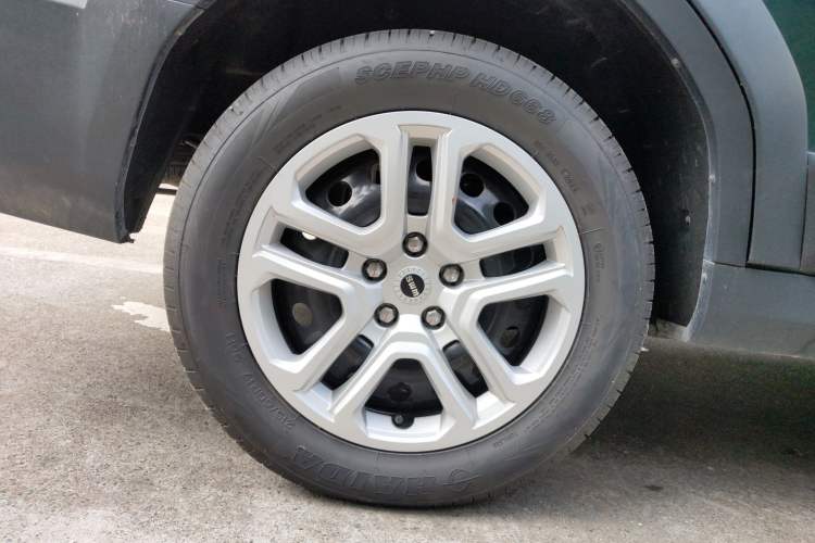 Used SWM Dahu 2022 1.5L Manual Elite Version 7 Seats Right Rear Wheel Hub