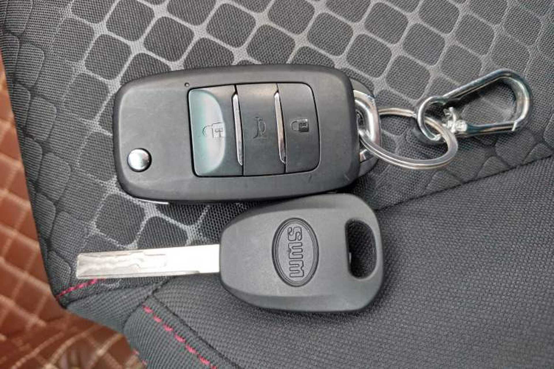 Used SWM Dahu 2022 1.5L Manual Elite Version 7 Seats Vehicle Key