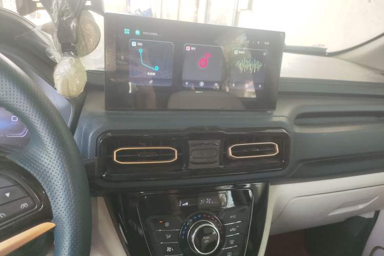 Used SWM Dahu EDi 2023 EDi 1.5L Luxury Model 5 Seats Audio And AC Panel