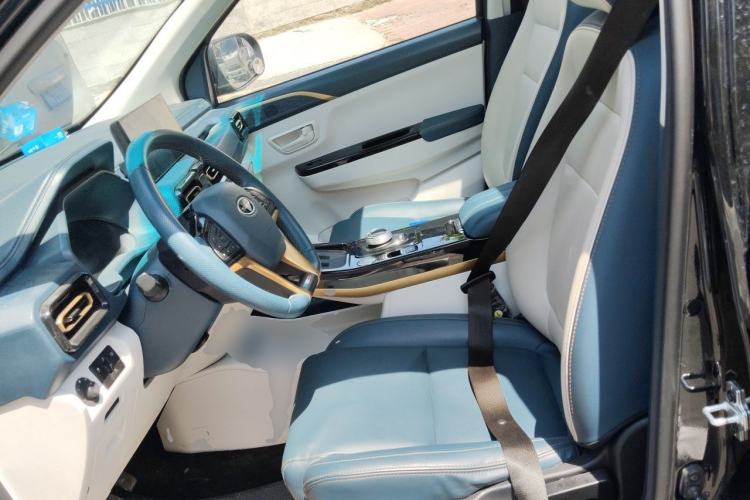 Used SWM Dahu EDi 2023 EDi 1.5L Luxury Model 7 Seats Left Front Seat
